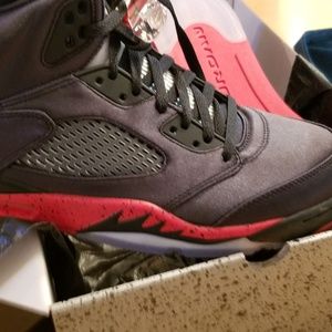 Air Jordan Retro 5  - Black/University Red